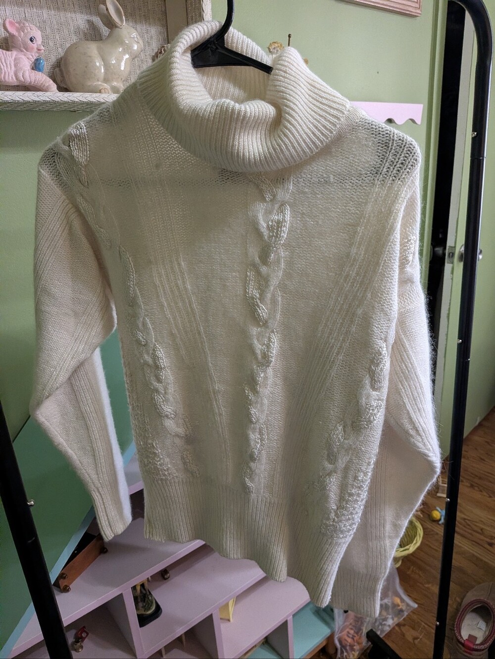 Vintage Cream Cable-Knit Turtleneck Sweater